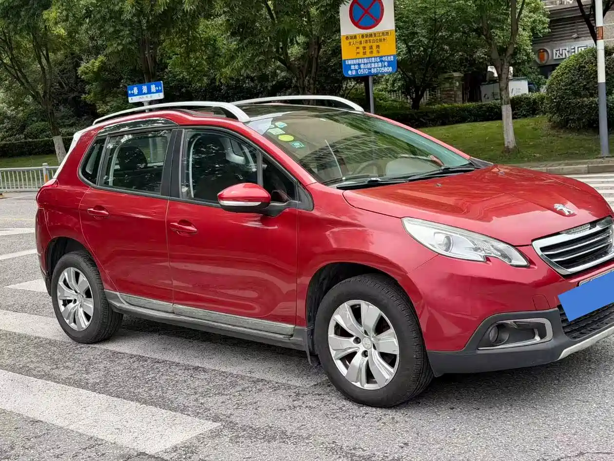 Peugeot 2008 2014 1.6L Automatic Fashion Edition фото 5