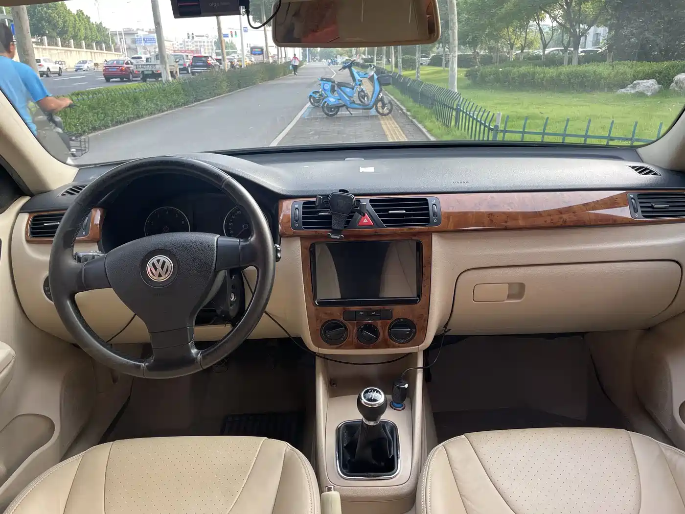 Volkswagen Bora 2008 Model 1.6L Manual Comfort фото 11