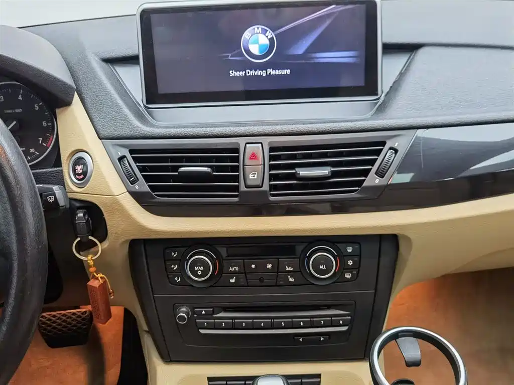 BMW X1 (Import) 2012 sDrive18i Luxury фото 12