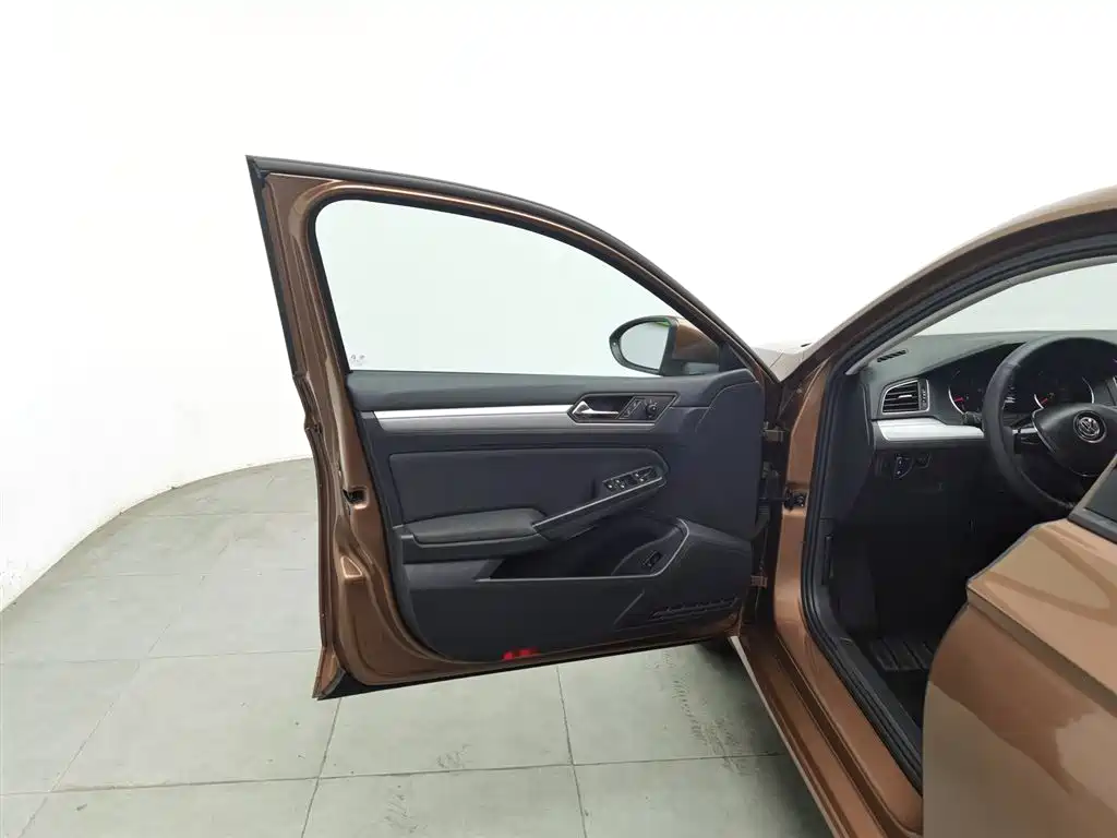 Volkswagen Lamando 2018 230TSI DSG Trend Edition фото 8