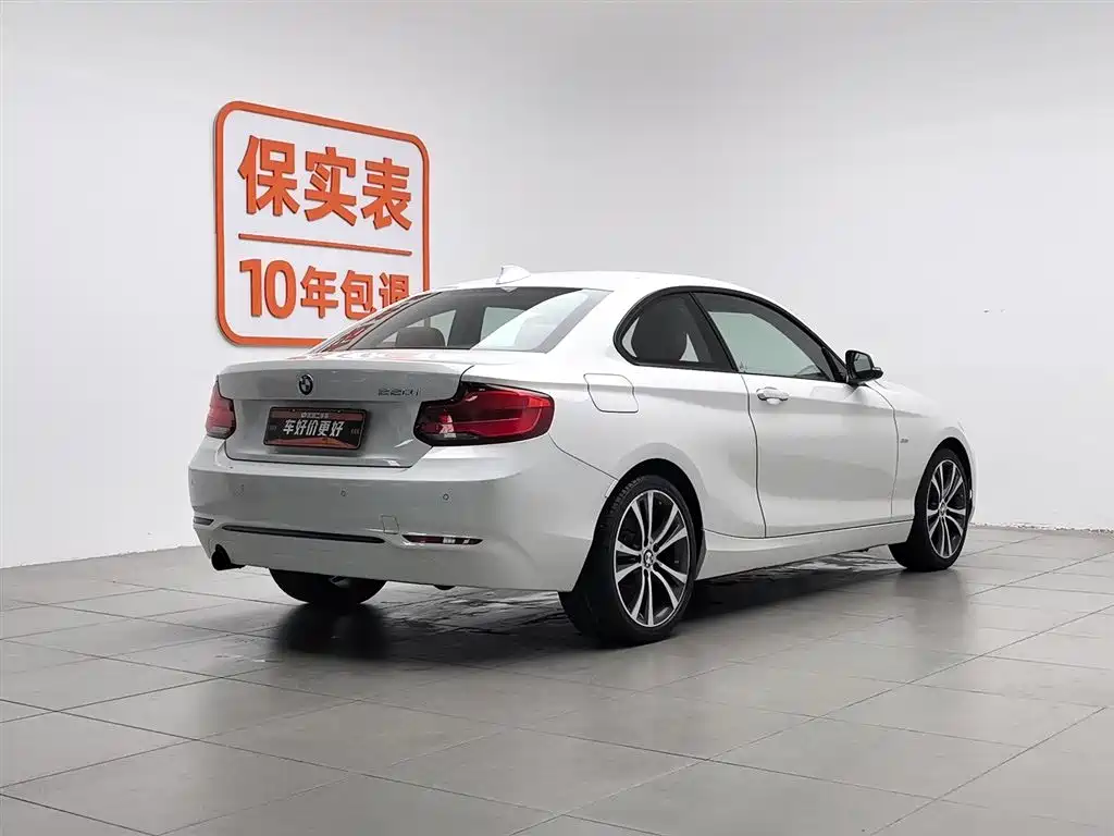 BMW 2 Series (Import) 2018 220i Sport Design Package фото 2