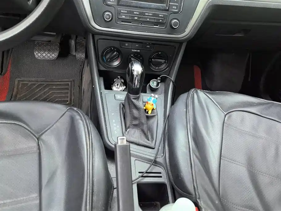 Volkswagen Lavida 2017 1.6L Automatic Trend Edition фото 16