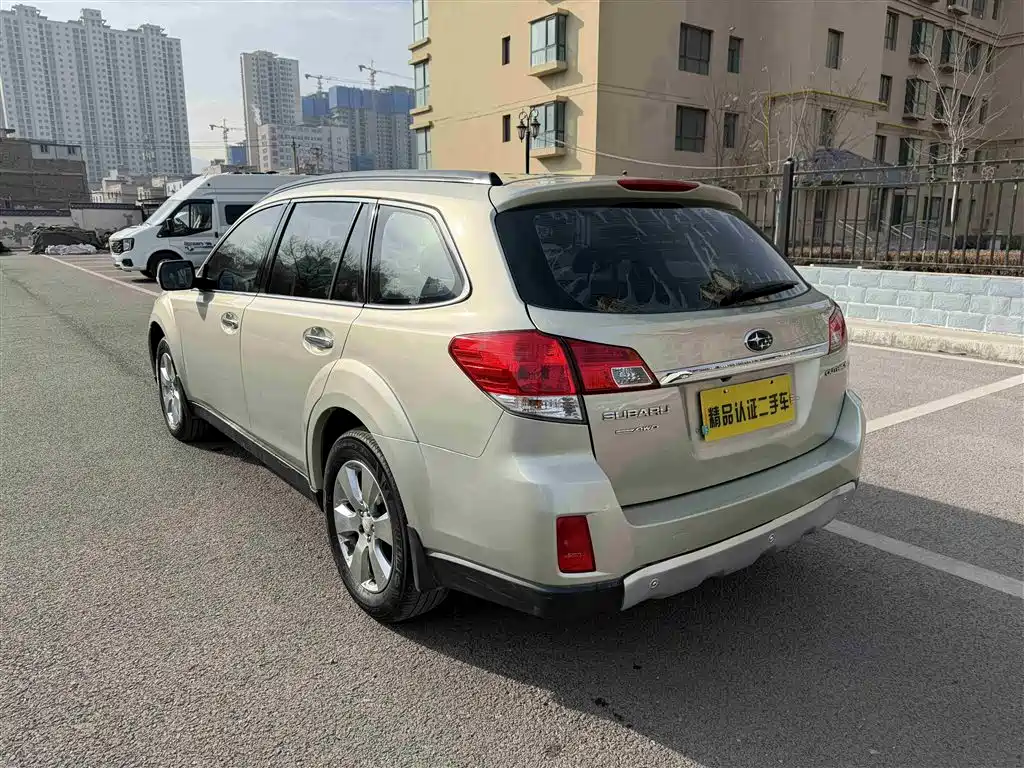 Subaru Outback 2010 2.5i Luxury Navigation фото 17