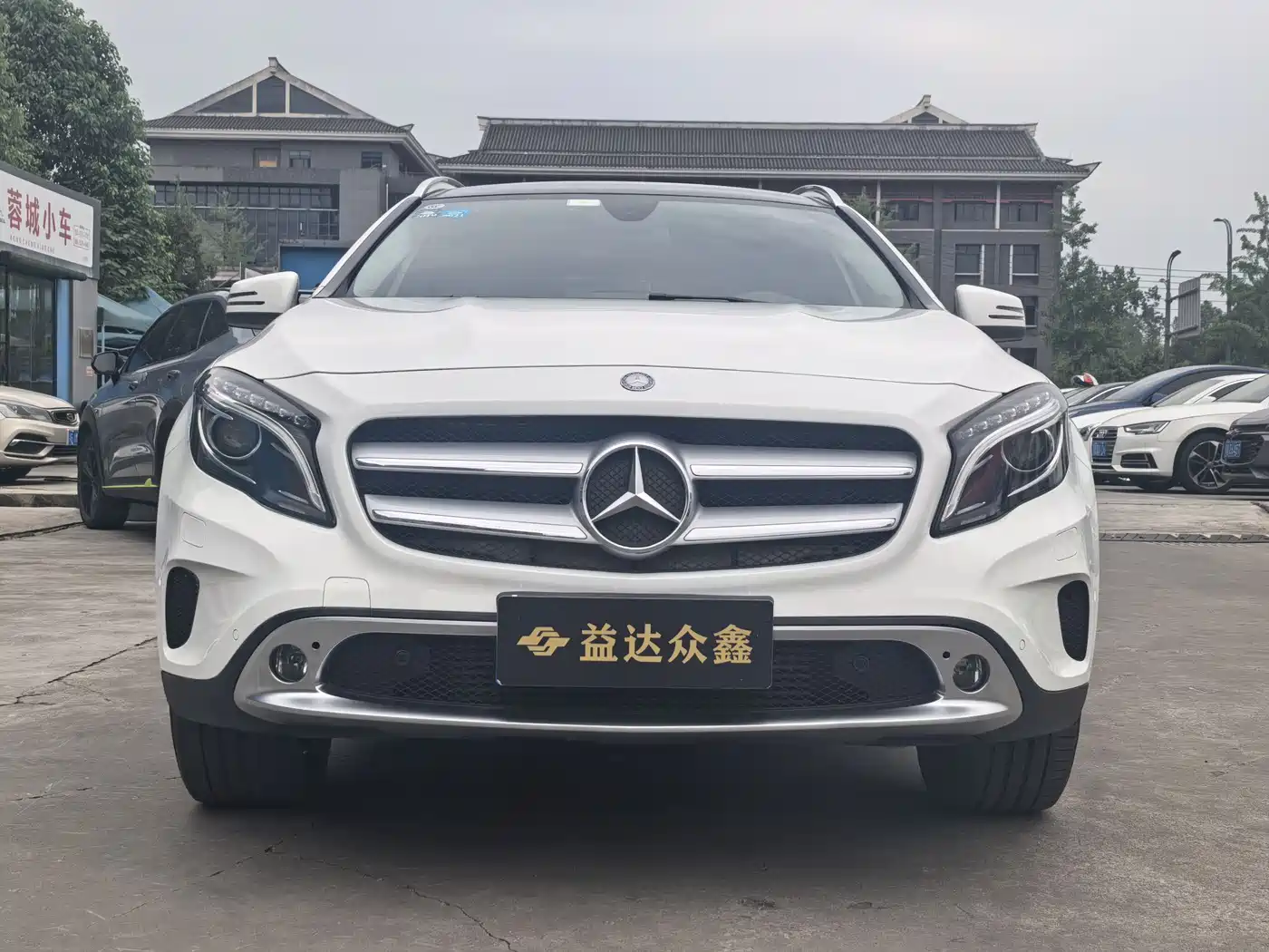 Mercedes-Benz GLA 2017 GLA 220 4MATIC Fashion фото 2