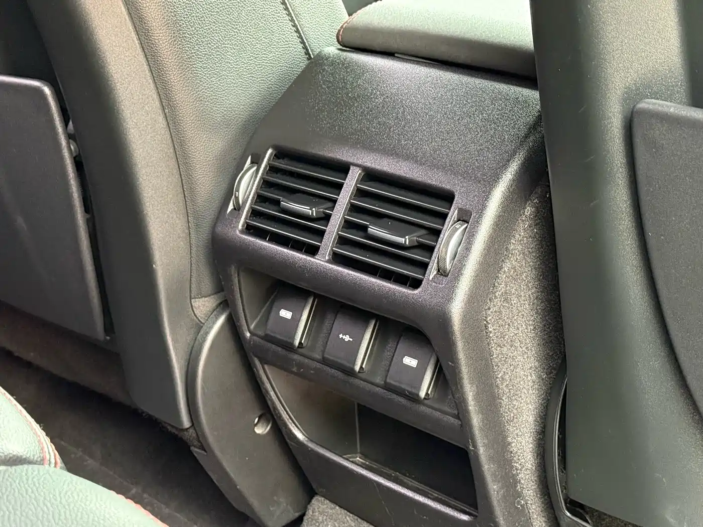 LAND ROVER DISCOVER SPORTS