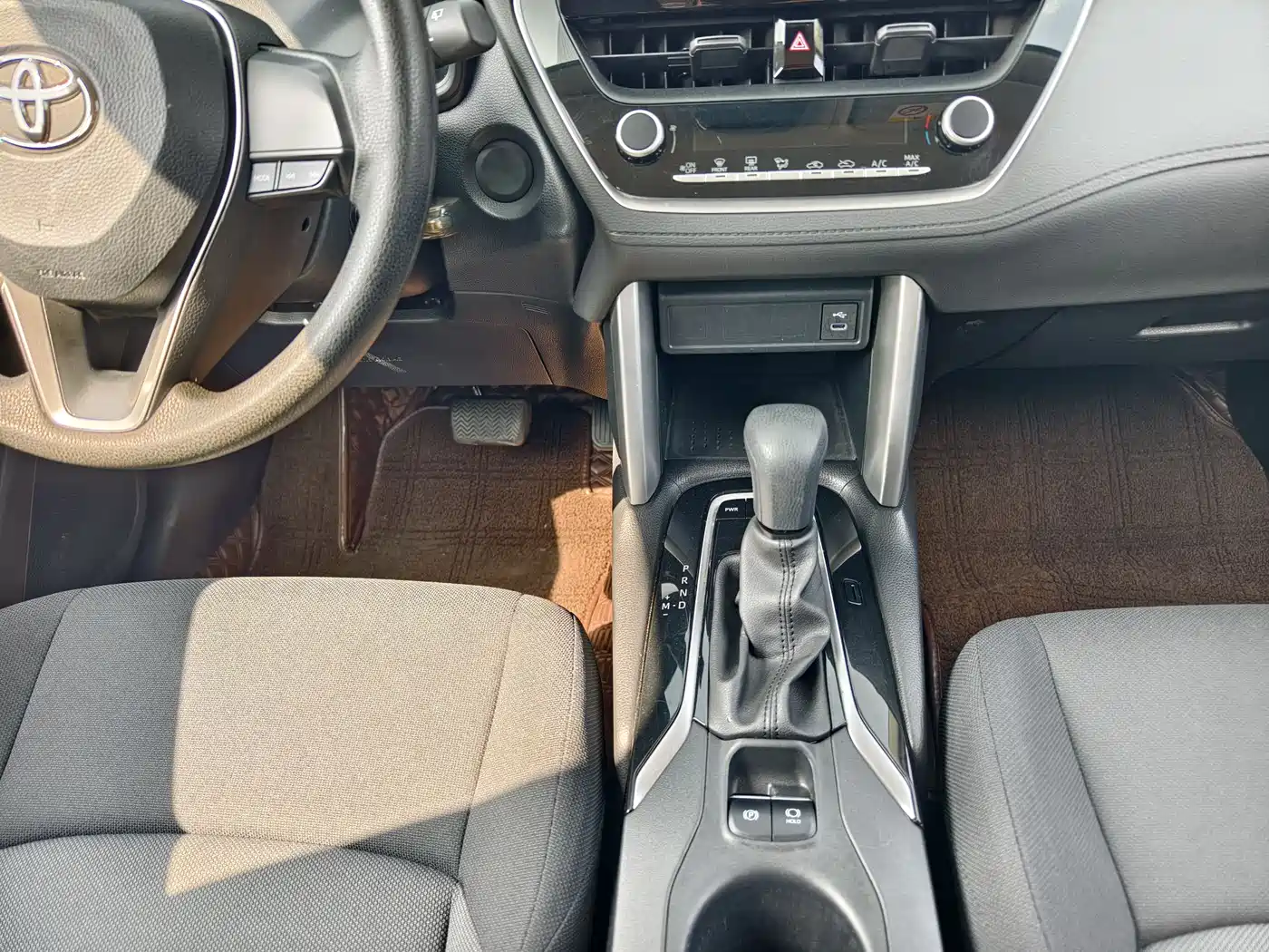 Toyota Frontlander 2024 2.0L CVT Elite Edition фото 14