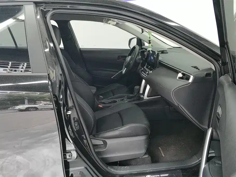 Toyota Frontlander 2023 2.0L CVT Elite Edition фото 8