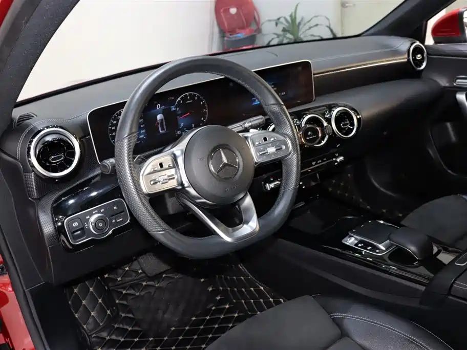Mercedes-Benz A-Class 2019 A 200 L Sport Sedan фото 10