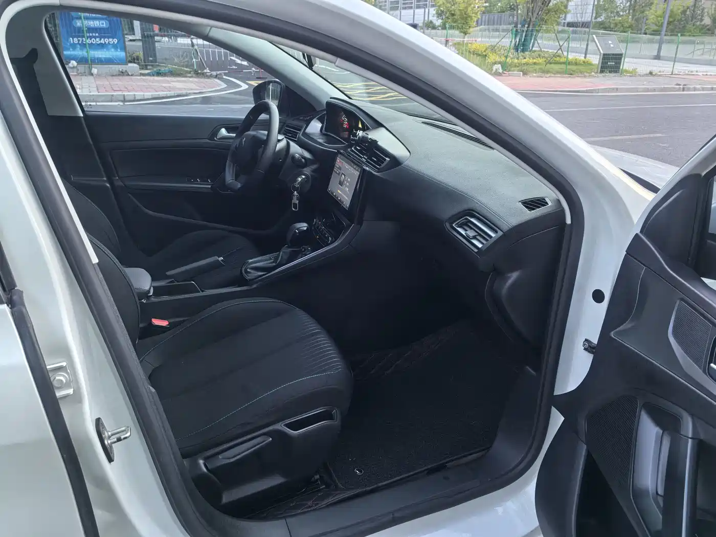 Peugeot 308 2016 1.6L Automatic Fashion фото 8