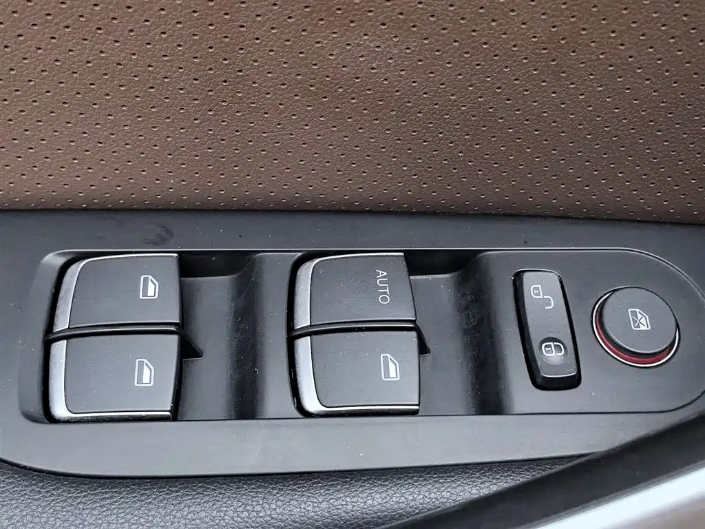 BYD Song 2016 Ultimate Edition 1.5TID Automatic Elite фото 9