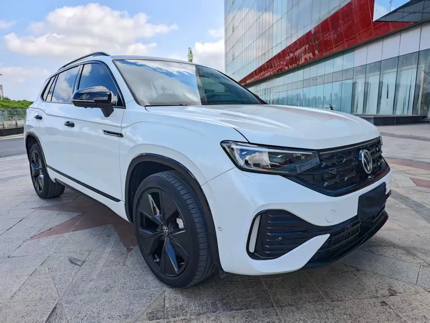 Volkswagen Tayron 2023 380TSI 4WD R-Line Pro Smart Edition фото 3