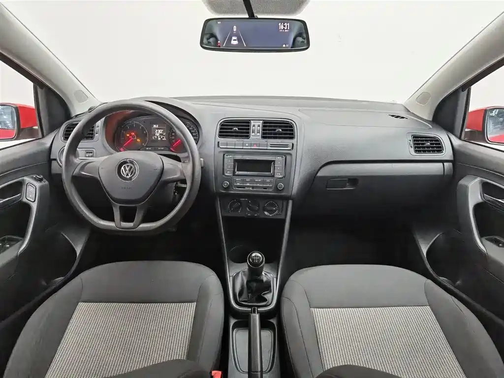 Volkswagen Polo 2016 1.4L Manual Trend фото 5
