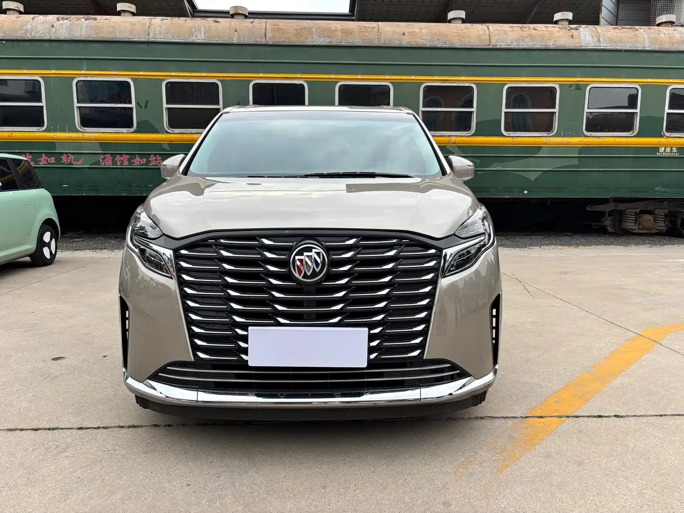 Buick GL8 2023 ES Landmaster Exclusive фото 2
