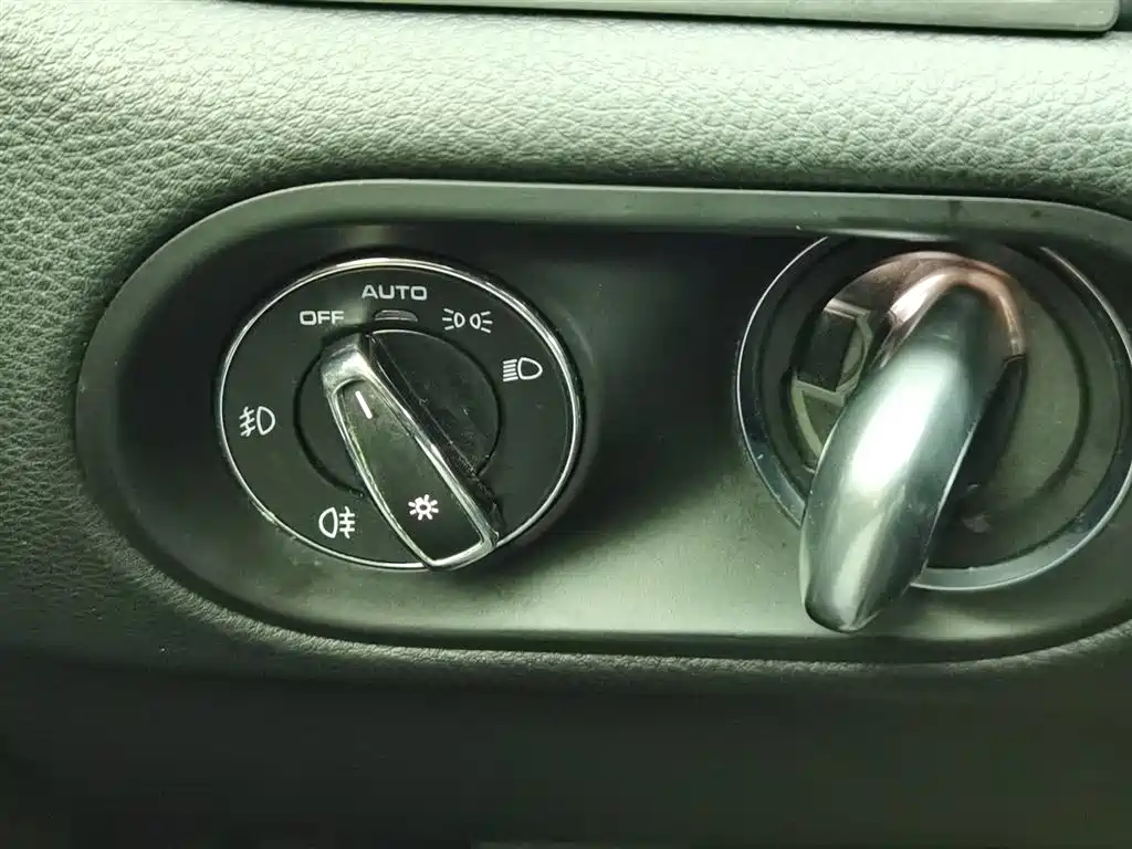 Porsche Macan 2017 Macan 2.0T фото 21