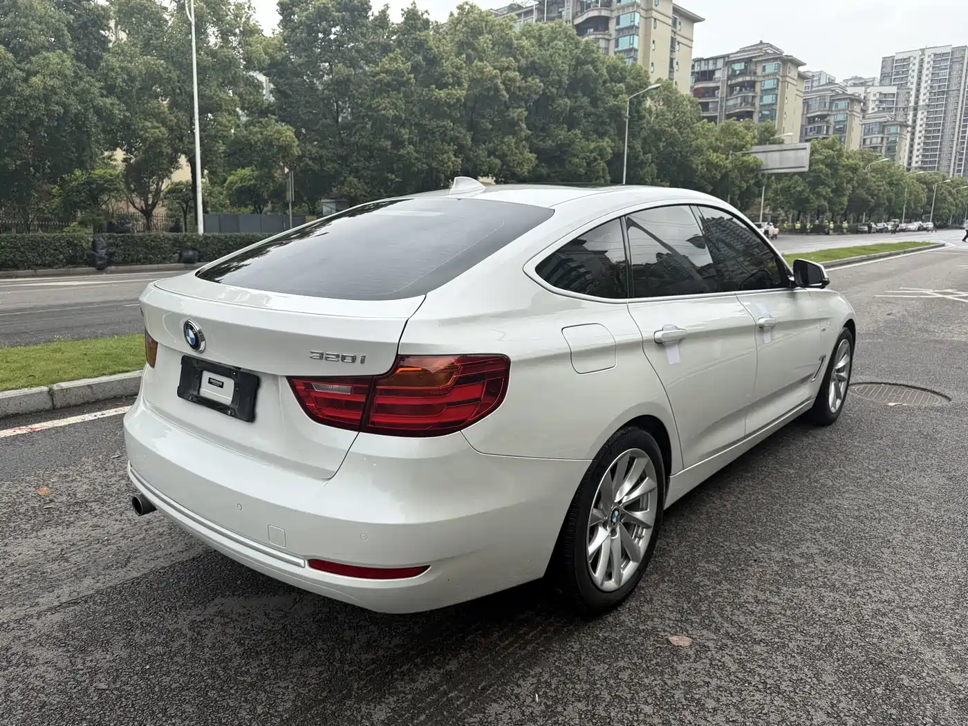 BMW 3 Series GT 2013 320i Style Design Package фото 4