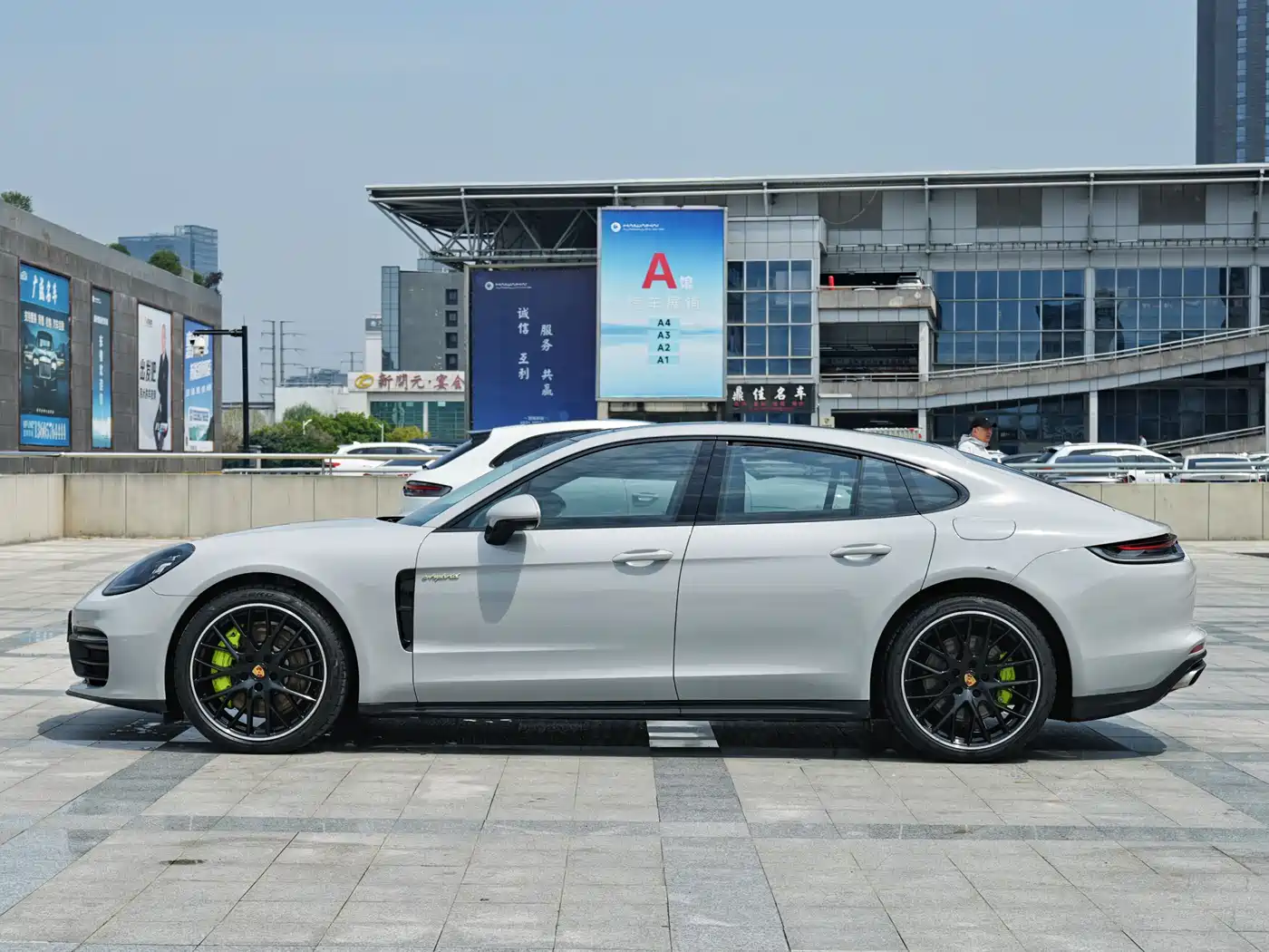 PORSCHE PANAMERA NEW ENERGY