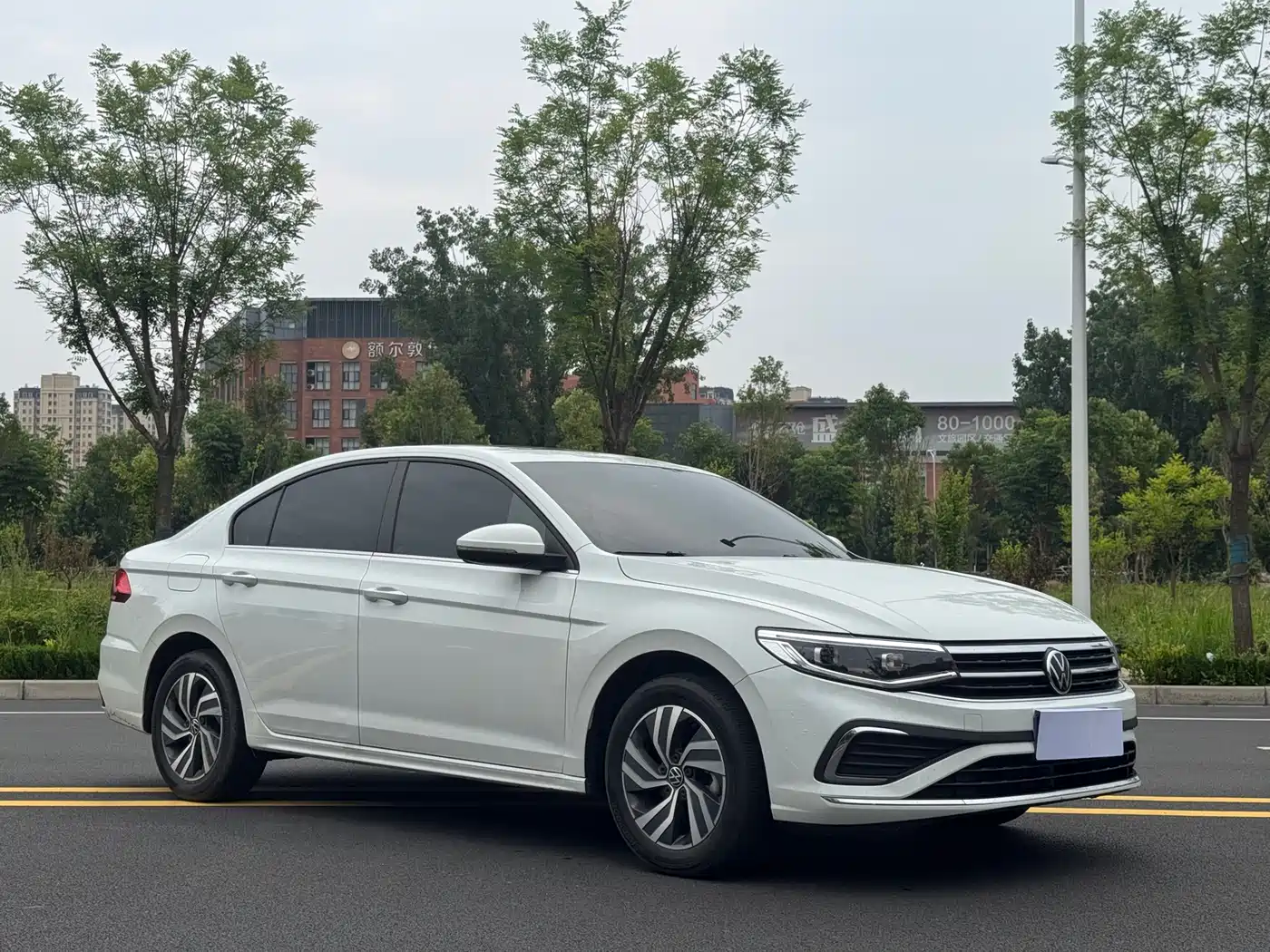Volkswagen Bora 2025 Facelift 200TSI DSG Navigation Edition фото 3