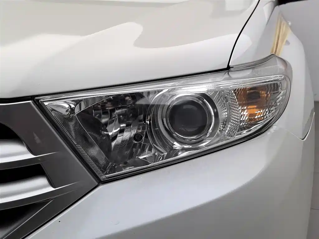 Toyota Highlander 2012 2.7L 2WD 7-Seater Luxury Edition фото 7