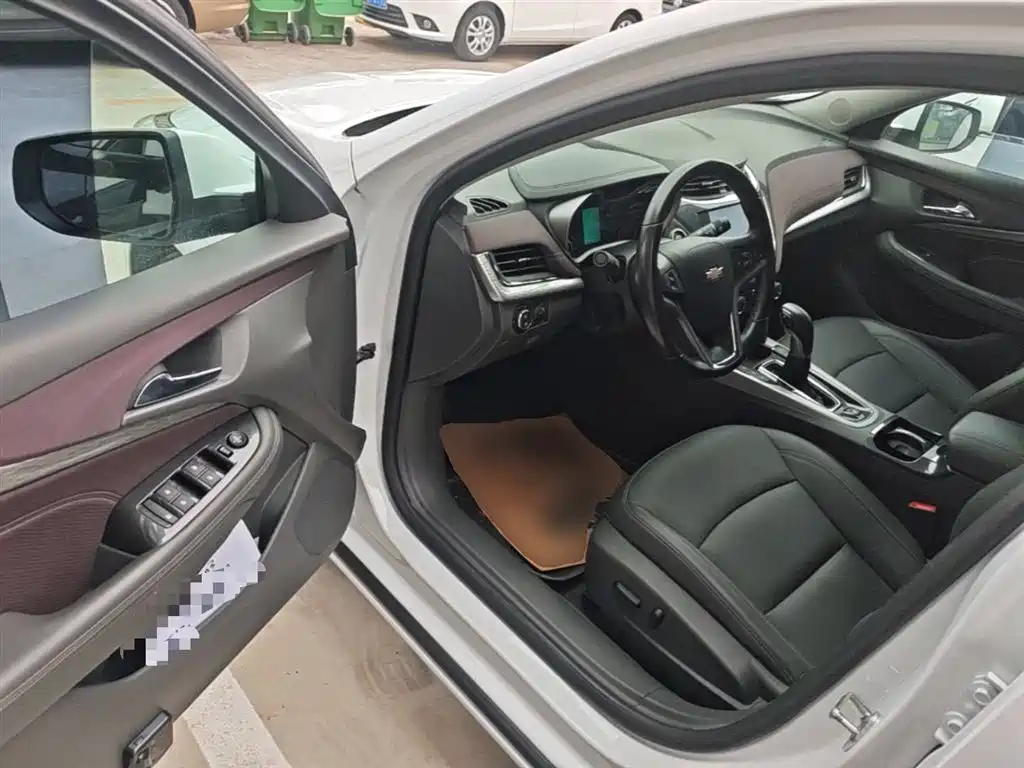 Chevrolet Malibu 2017 1.5T Automatic Luxury Edition фото 16