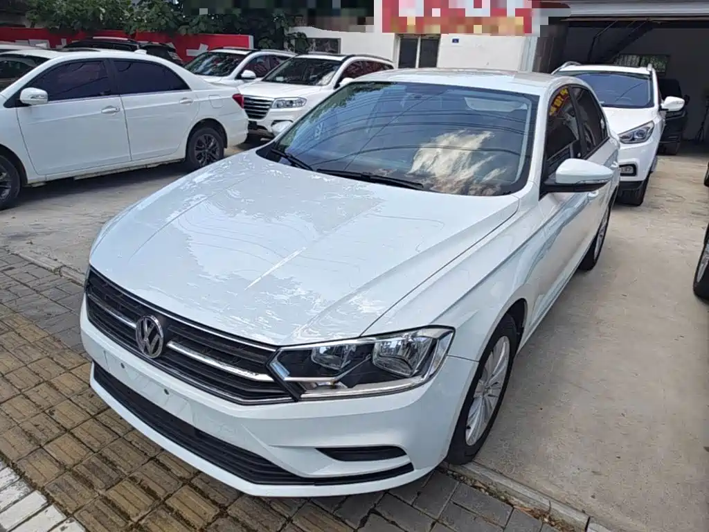 VOLKSWAGEN BORA