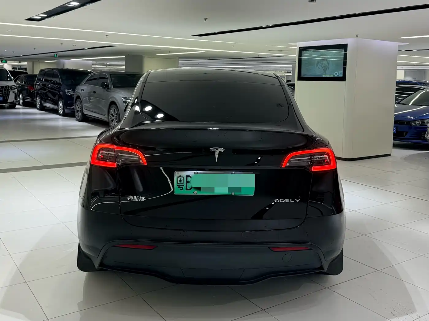 TESLA MODEL Y