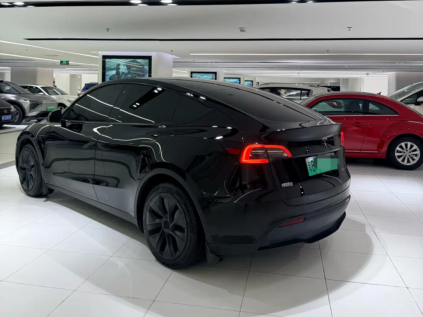 TESLA MODEL Y
