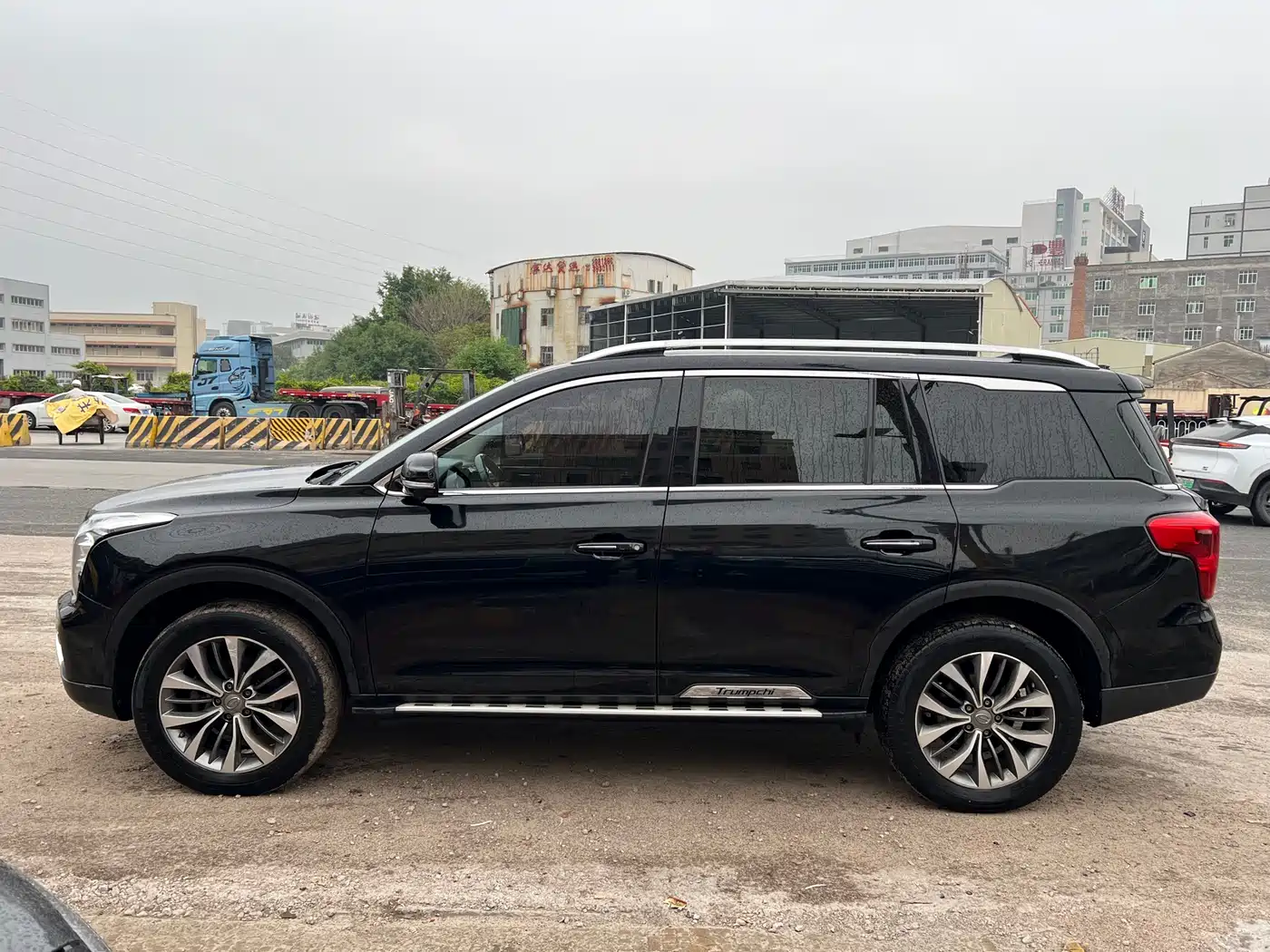 GAC Trumpchi Trumpchi GS8 2017 320T 2WD Luxury Smart Connect (7-seater) фото 4