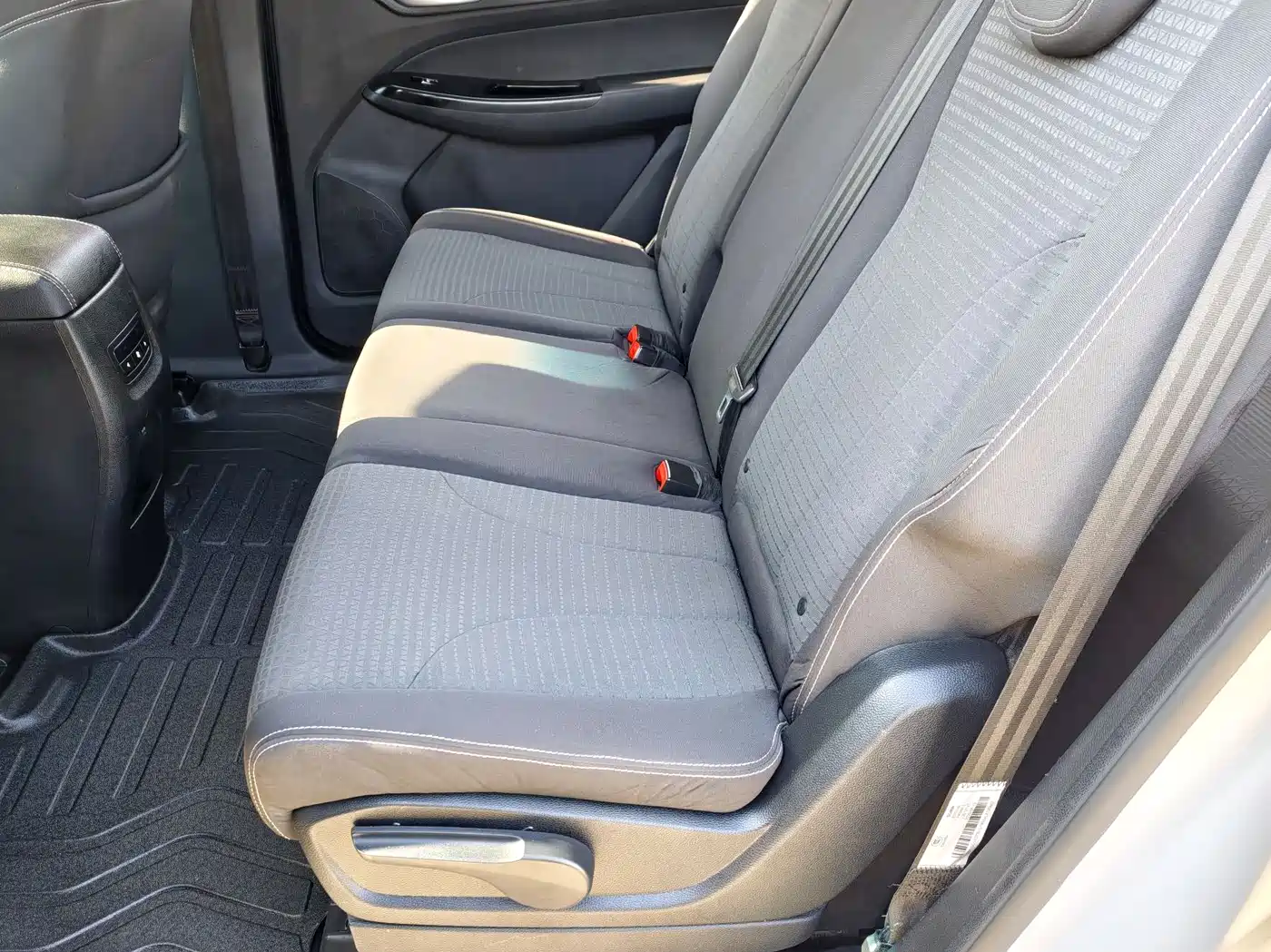 Baojun 730 2020 2019 1.5T CVT Fashion Edition 7-Seater China VI