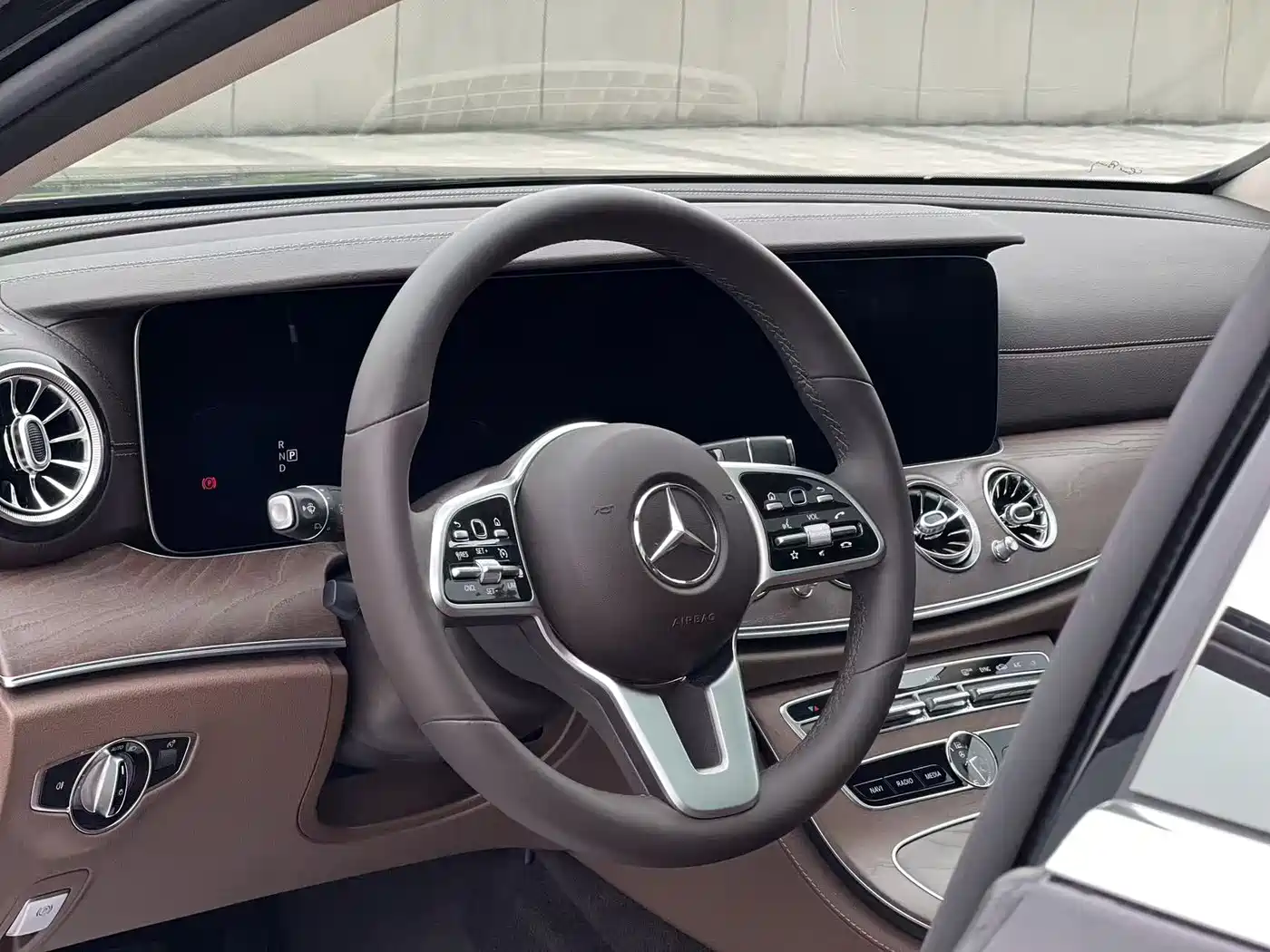 Mercedes-Benz E-Class 2020 E 300 L Luxury Model фото 10