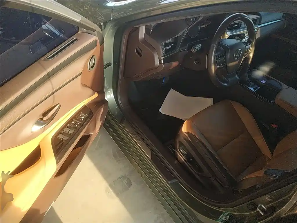Lexus ES 2020 200 Excellence фото 19