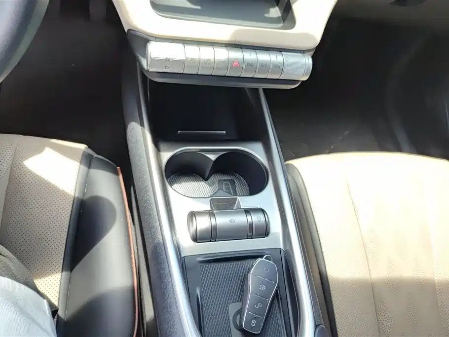 BYD Dolphin 2023 420km Fashion Edition фото 16