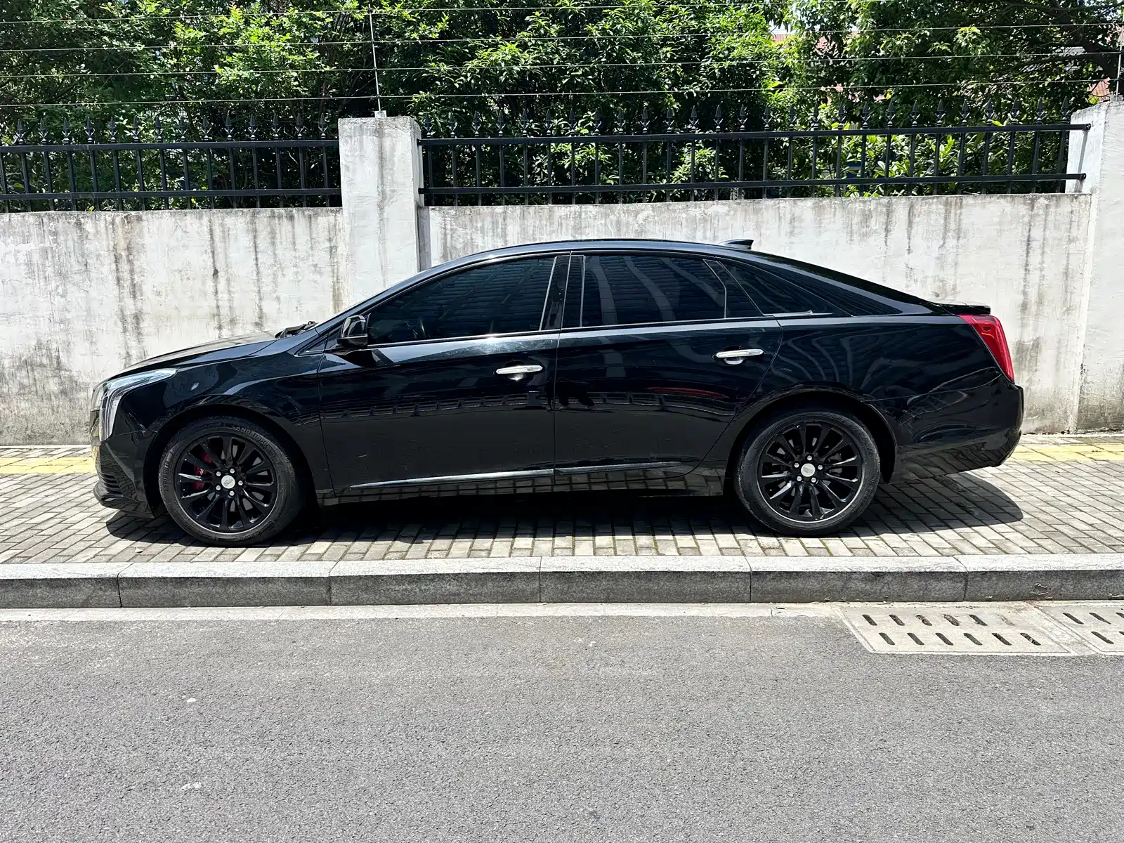 Photo 3 - Cadillac XTS