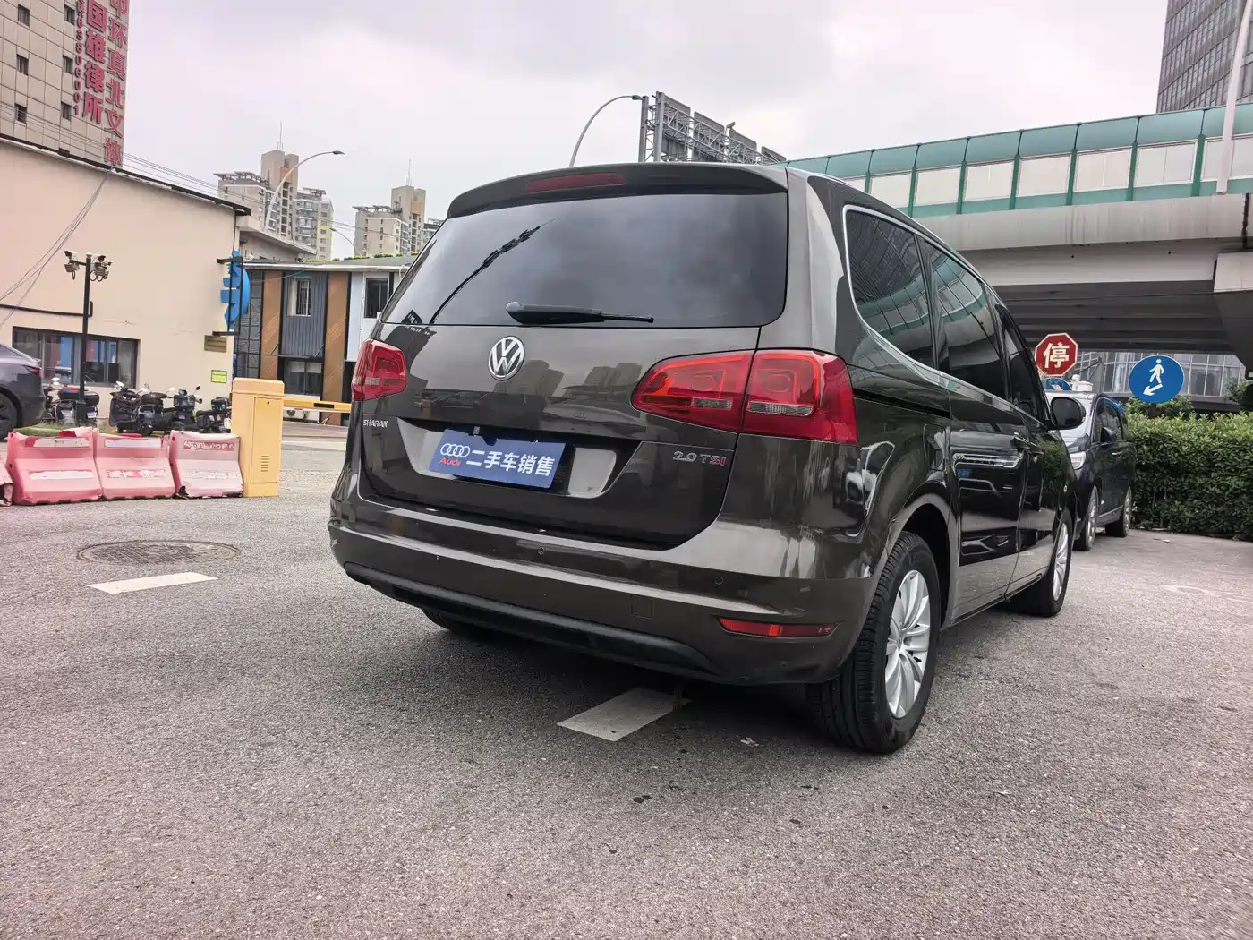 Volkswagen Sharan 2016 380TSI Comfort 7-seater фото 4
