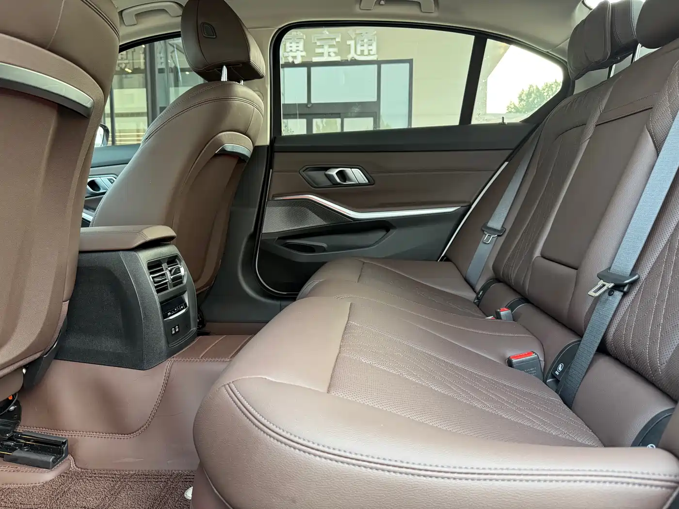 BMW 3 Series 2024 325Li M Sport Package фото 9