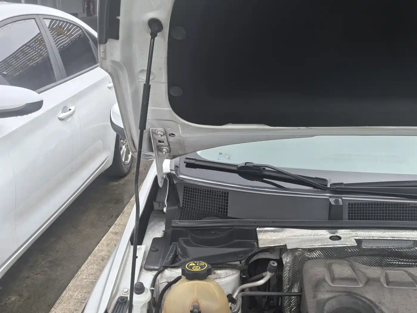 CHEVROLET KOVOZ