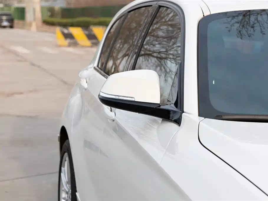 BMW 1 Series (Import) 2018 120i M Sport Package фото 9