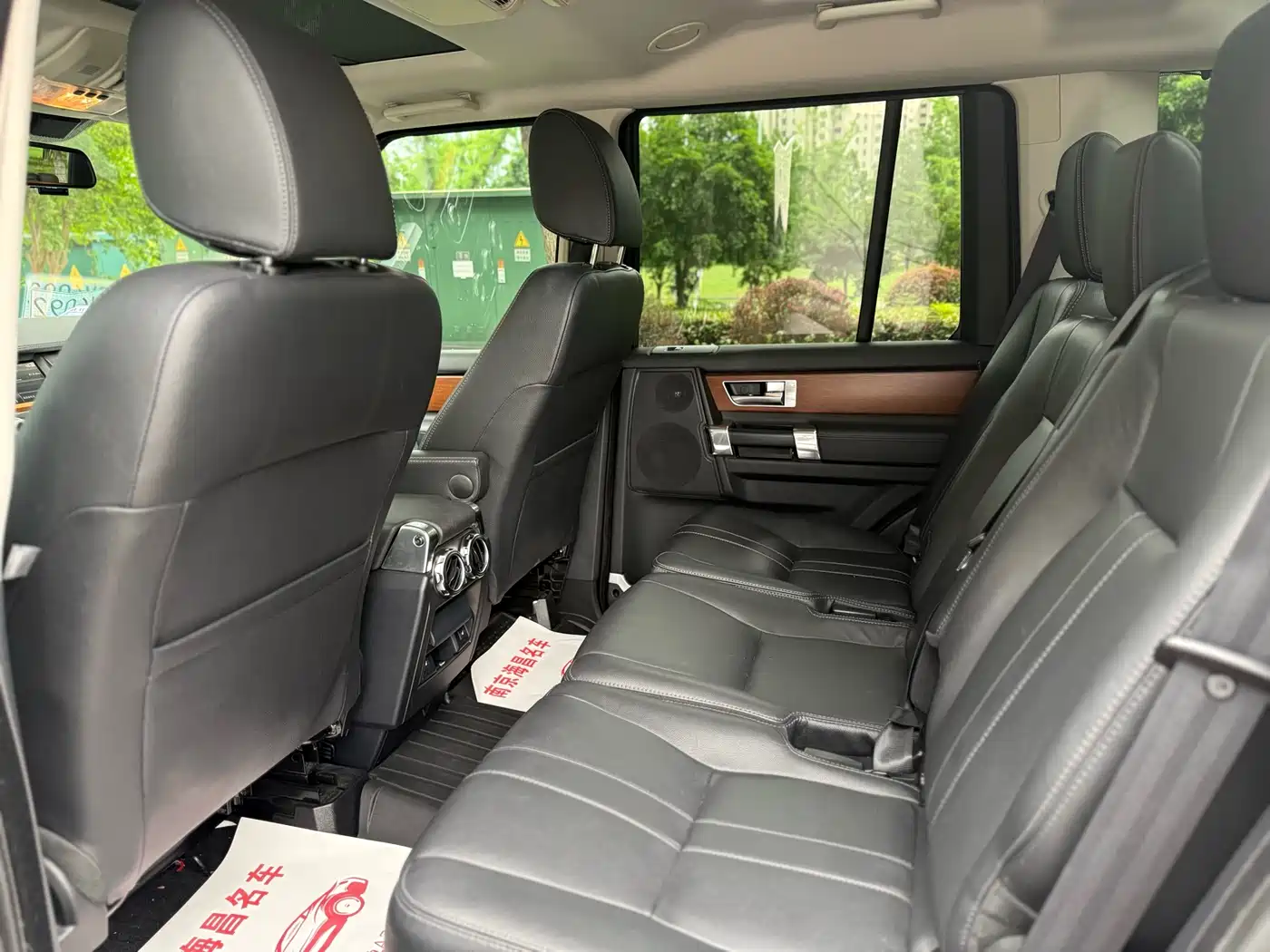 Land Rover Discovery 2016 3.0 SC V6 HSE фото 6