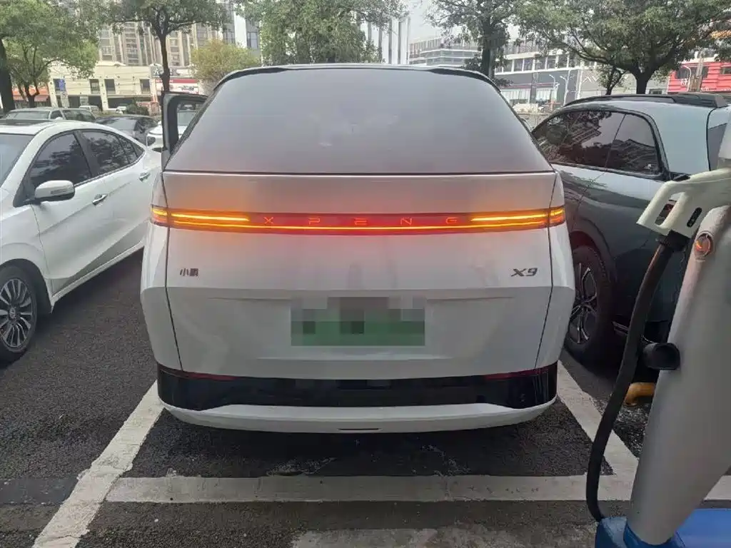 XIAOPENG X9
