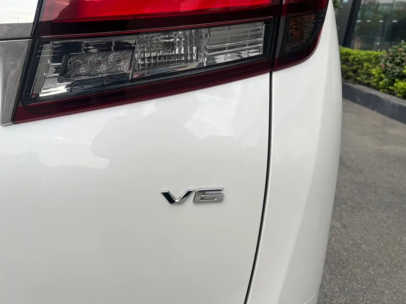 Toyota Alphard 2015 3.5L Premium Edition фото 9