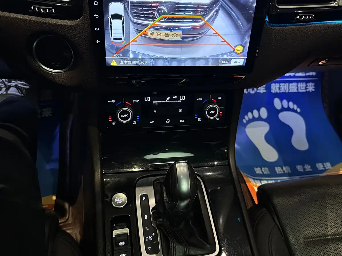 Volkswagen Touareg 2017 3.0TSI Explorer Edition фото 15