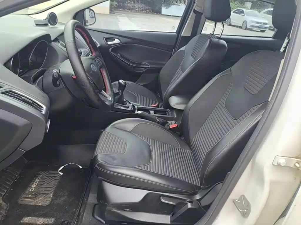 Photo 15 - Ford Focus