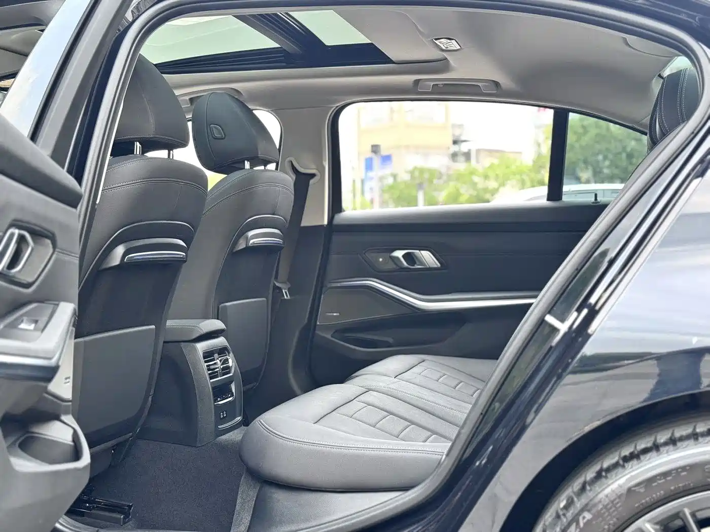 BMW 3 Series 2021 Facelift 325Li M Sport Shadow Edition фото 6