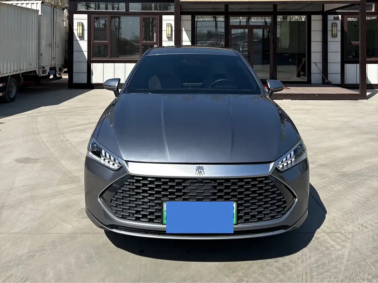 BYD Qin PLUS 2024 Glory Edition DM-i 55KM Leading фото 2