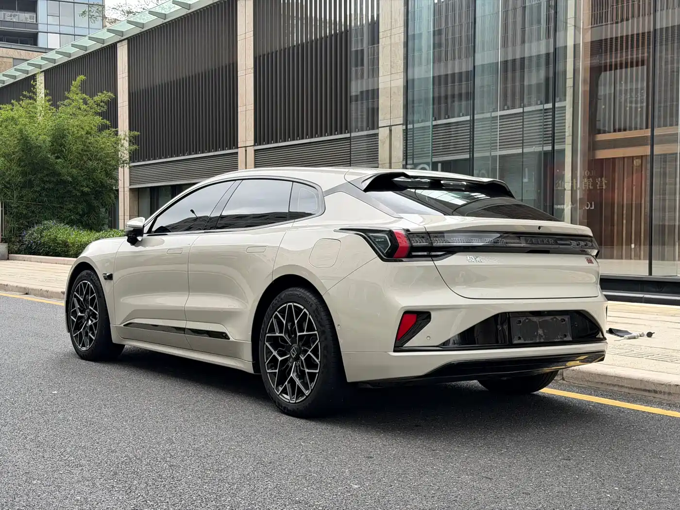 ZEEKR EXTREME KRYPTON 001