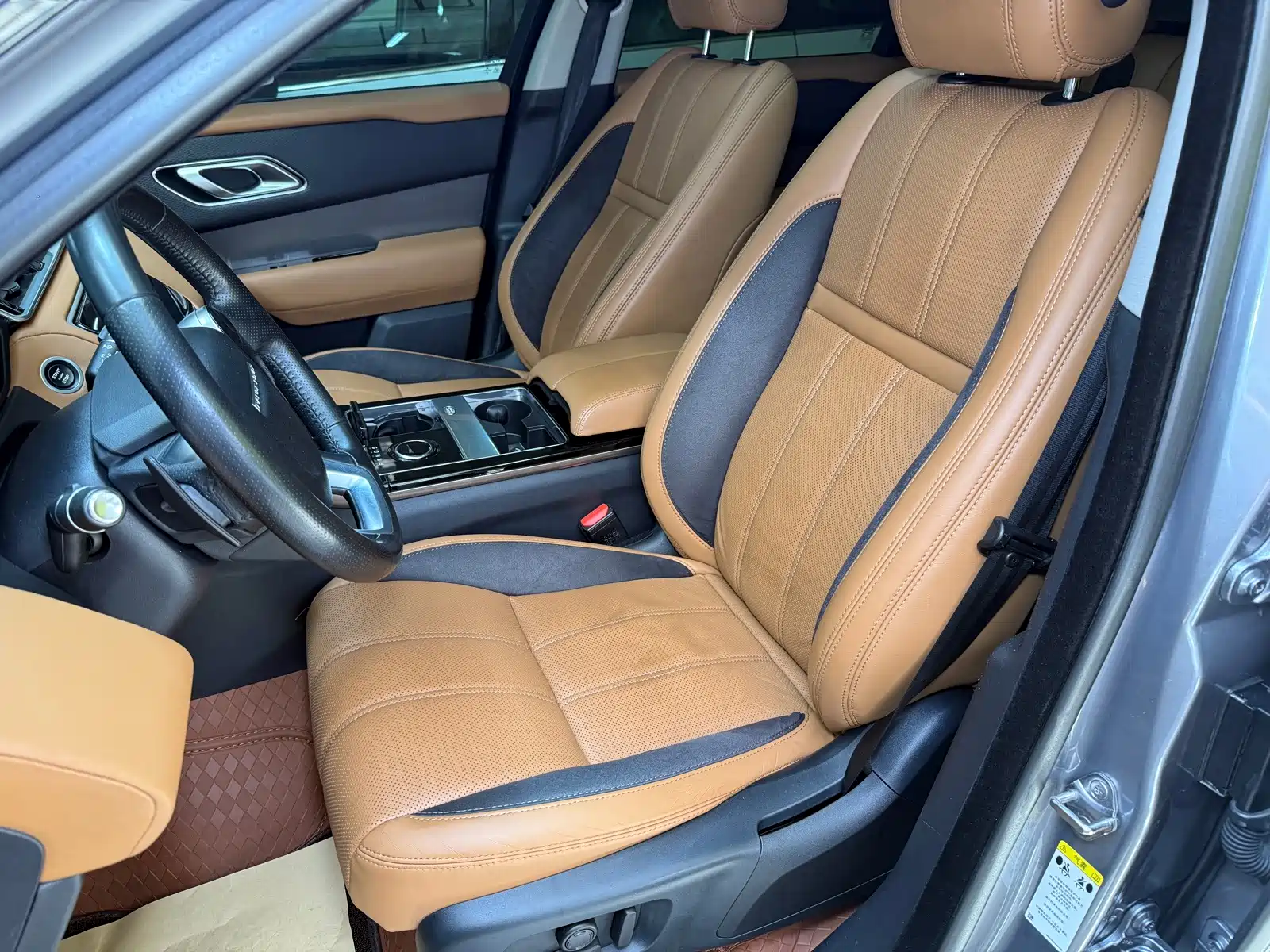 Фото 13 - Land Rover Range Rover Velar