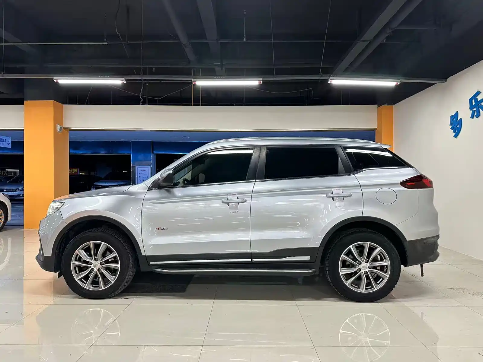Фото 9 - Geely Atlas