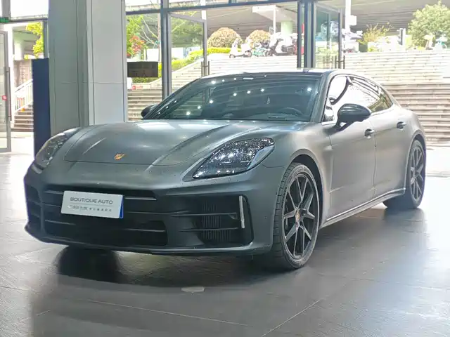 PORSCHE PANAMERA