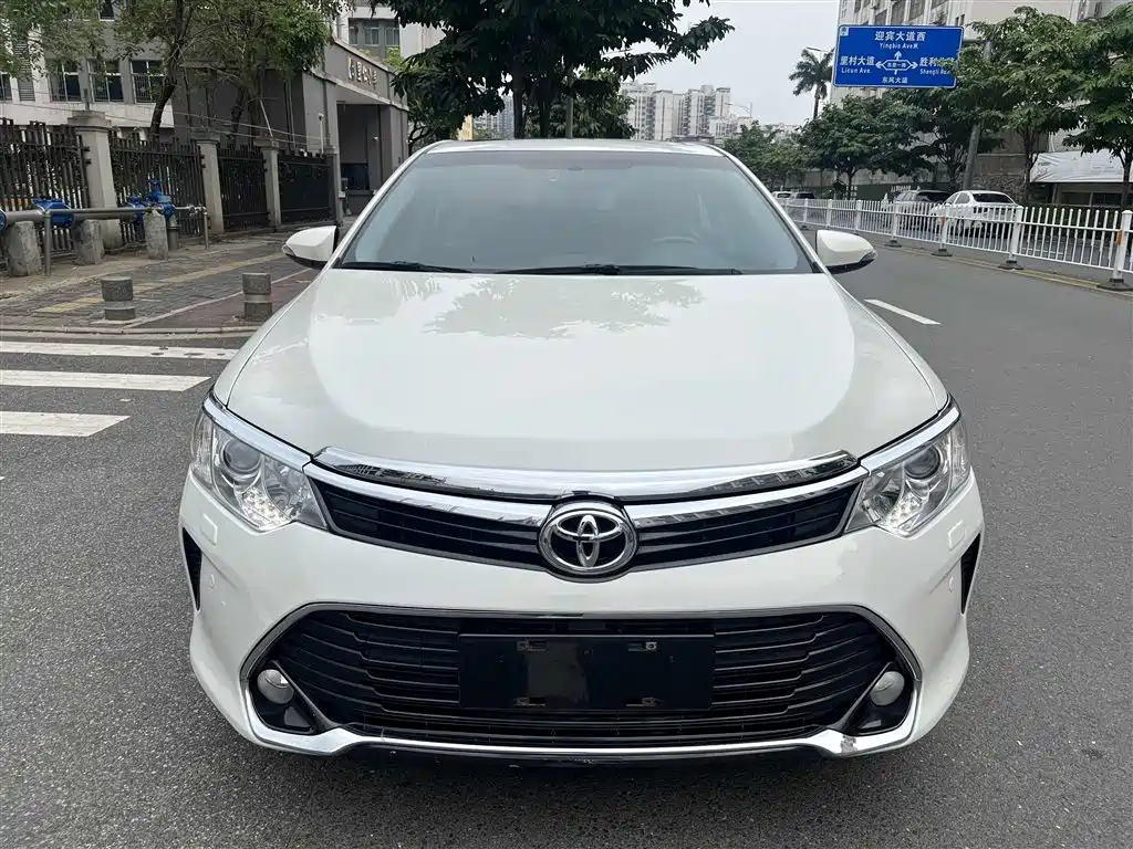 Toyota Camry 2016 2.5G 10th Anniversary Luxury Navigation Edition фото 15