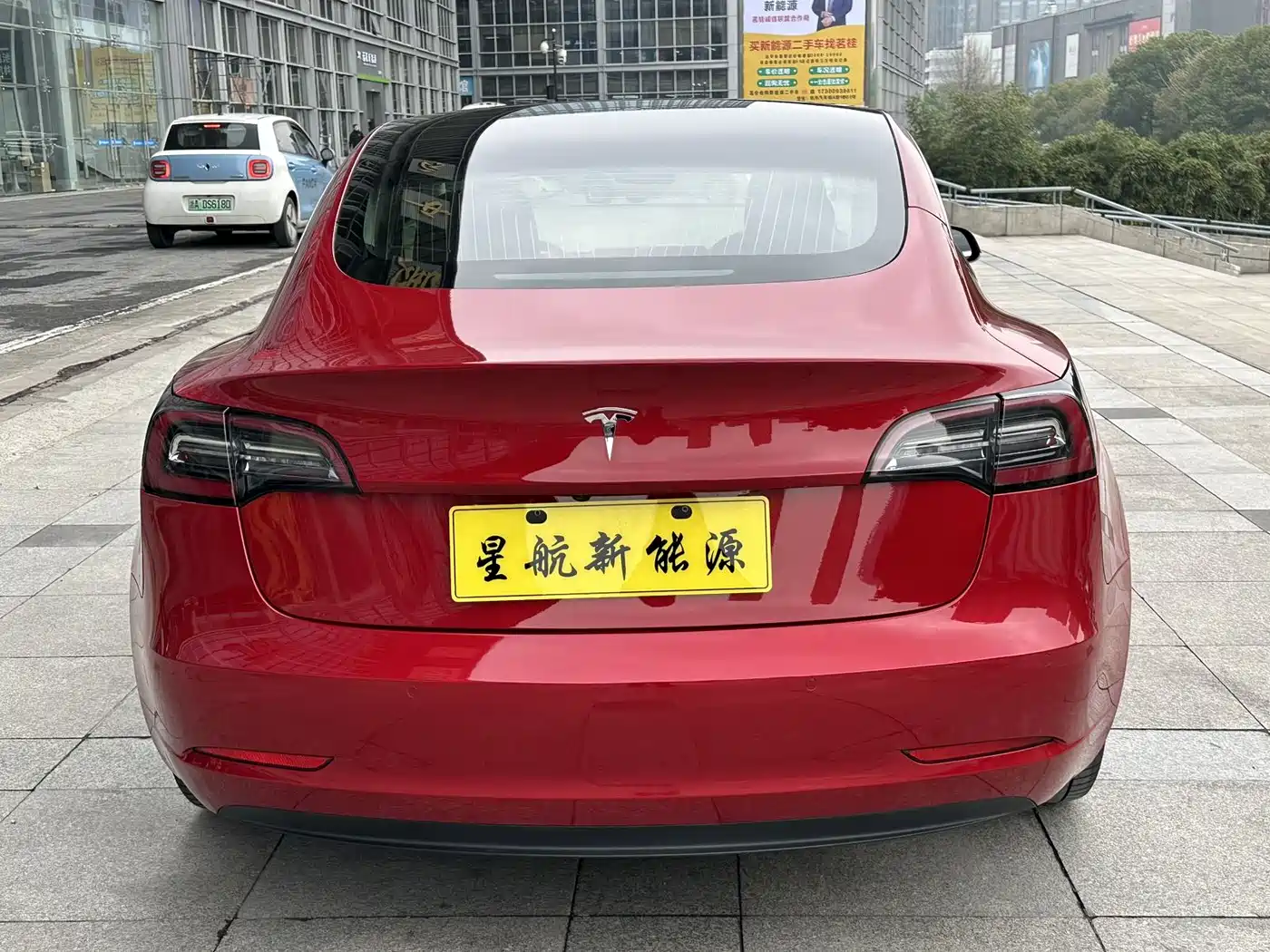 TESLA MODEL 3
