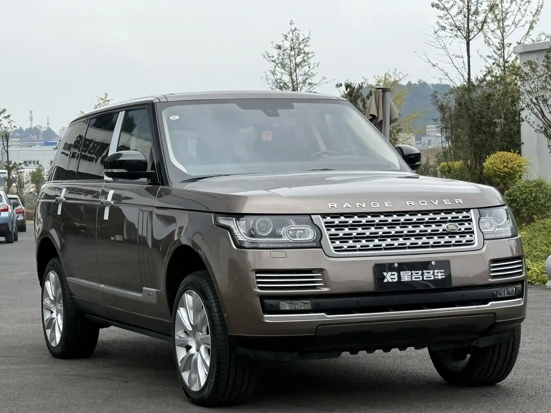 Photo 3 - Land Rover Range Rover